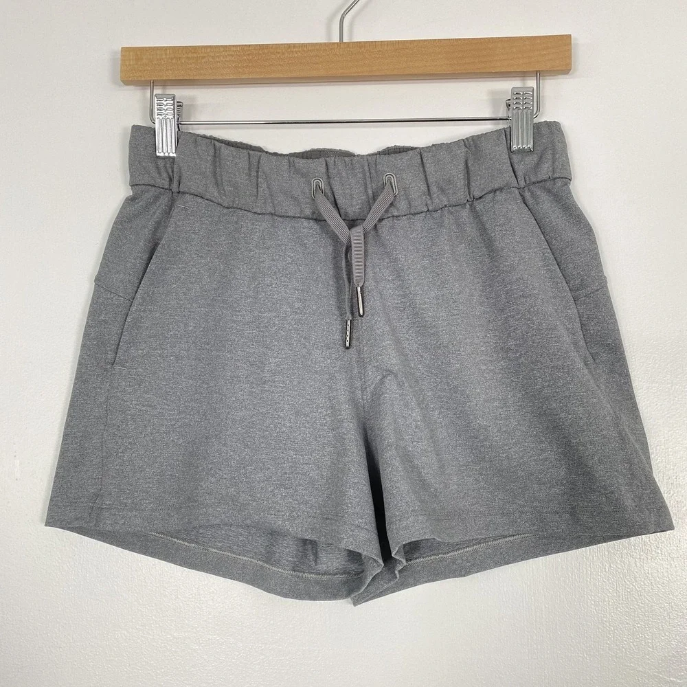 Lululemon Shorts Womens 4 Gray Drawstring Elastic Waist Lounge Athletic 3.5 In